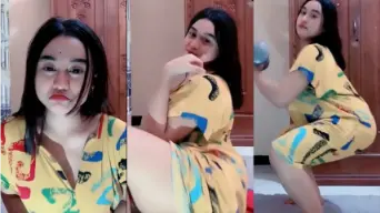 Host Berdaster Cantik Imut Goyang Hot