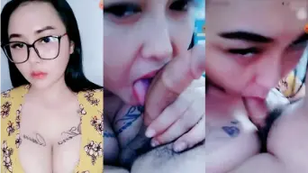 Leila Berkacamata Nyepong Kontol Pacar