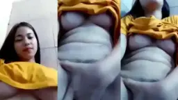ABG Toket Bulat Omek Baju Kuning