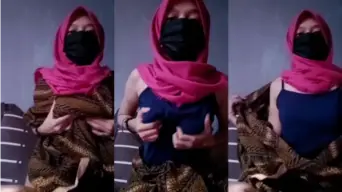 Riska Pake Kain Batik Remas TT